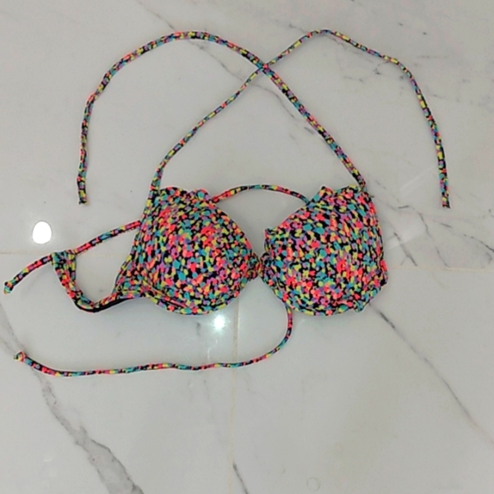 Victoria Secret swim top 34A NWOT